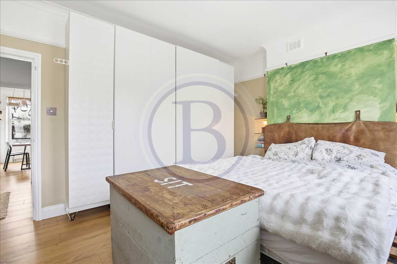 4 bed flat for sale in Lady Somerset Road  - Property Image 23