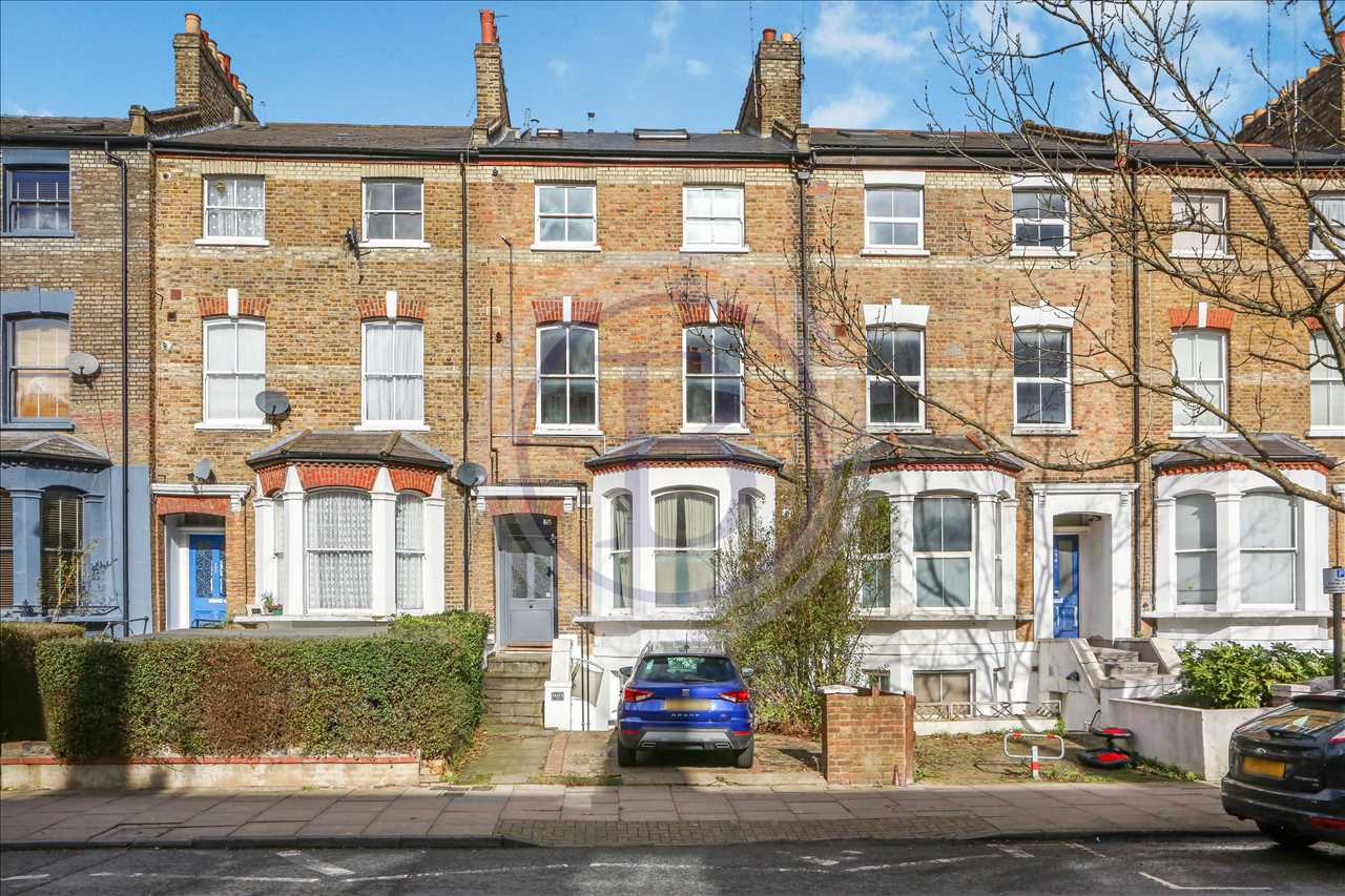 2 bed flat for sale in Tufnell Park Road  - Property Image 1