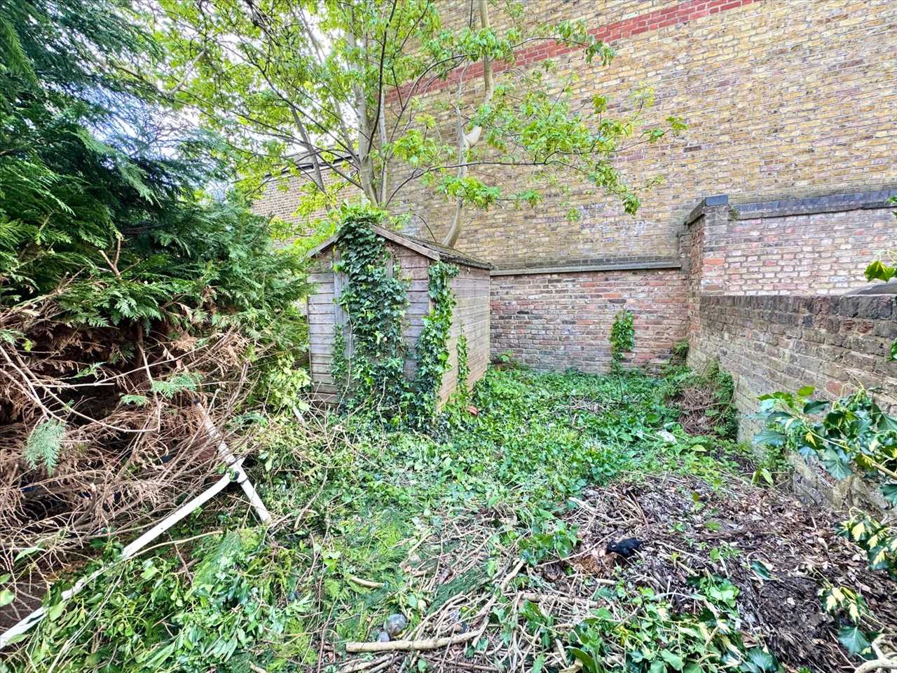 1 bed flat for sale in Dalmeny Road 5