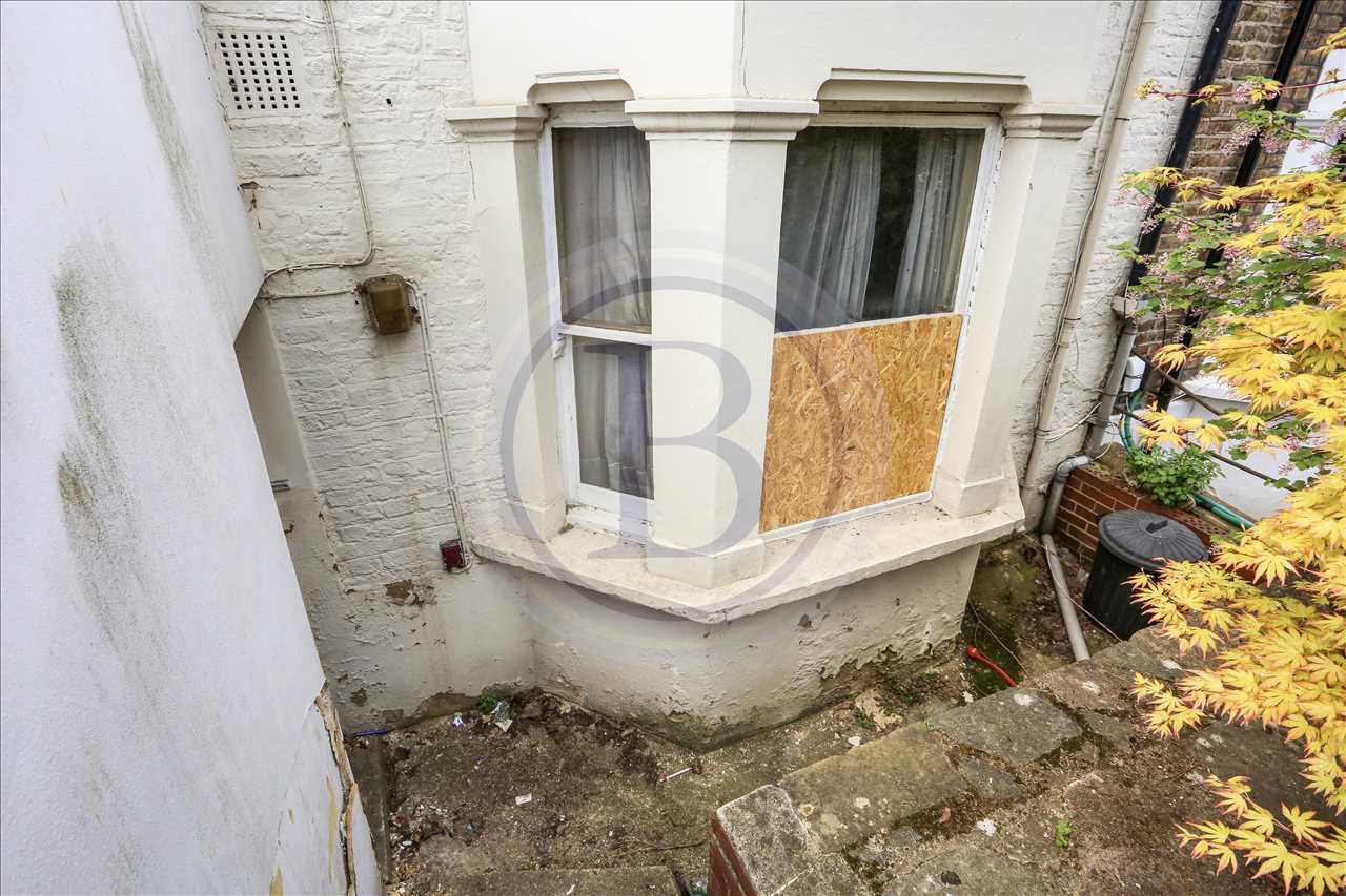 1 bed flat for sale in Dalmeny Road 11