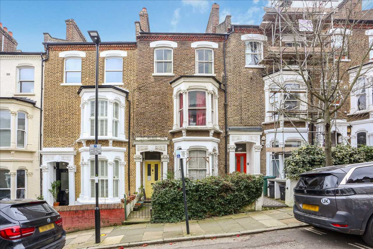 NEW LISTING! A characterful and very spacious (approximately 2119 Sq Ft / 197 Sq M including cellar) Victorian terraced house requiring modernisation. The property is situated in a sought after location within close proximity to both Tufnell Park and Archway (Northern Line) underground stations ...