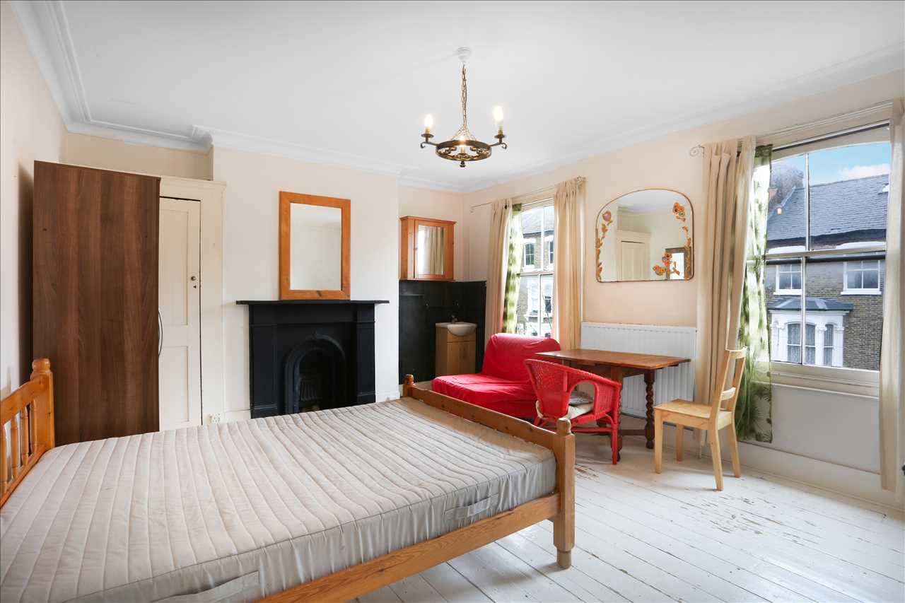 6 bed terraced house for sale in Tremlett Grove 1