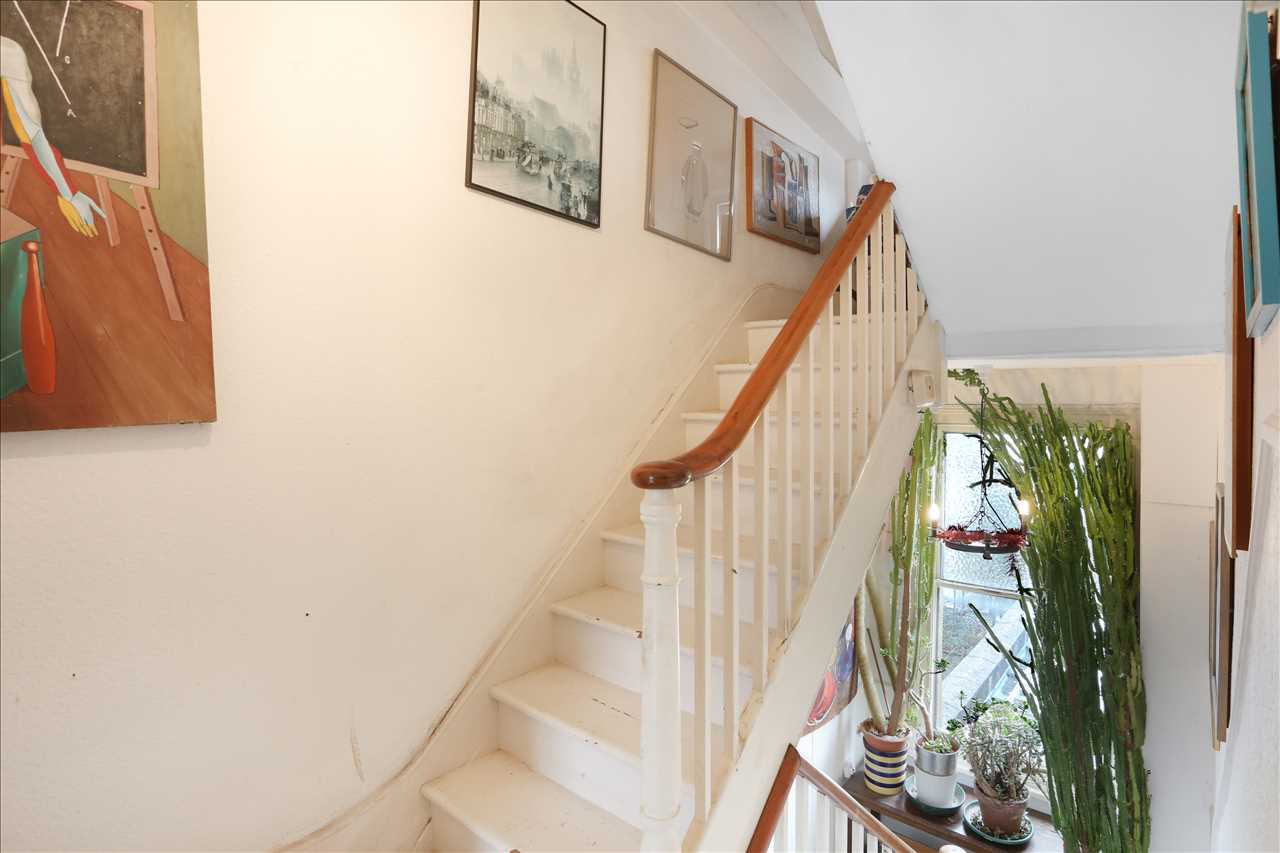 6 bed terraced house for sale in Tremlett Grove 3