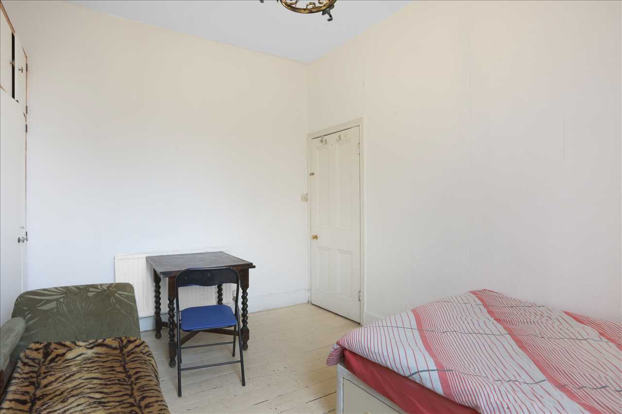 6 bed terraced house for sale in Tremlett Grove 7