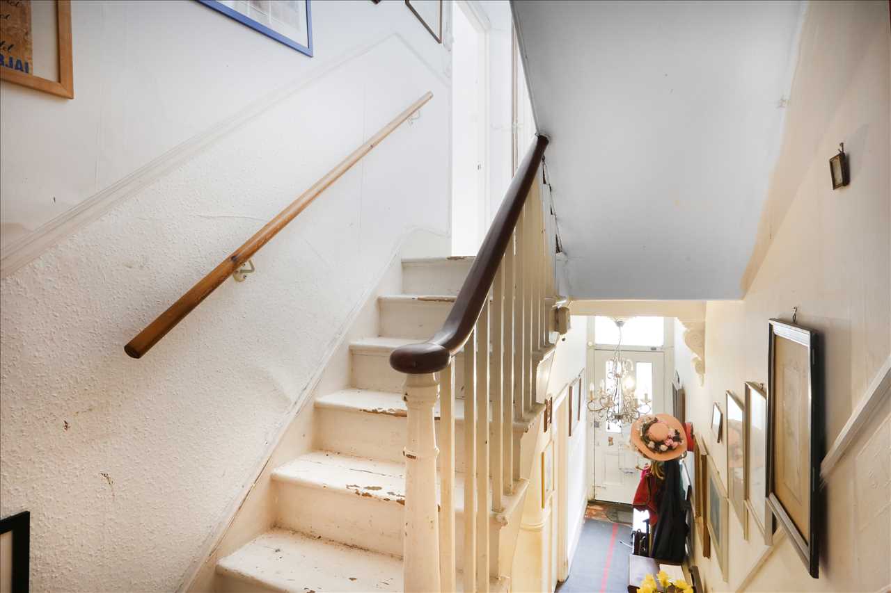 6 bed terraced house for sale in Tremlett Grove  - Property Image 9