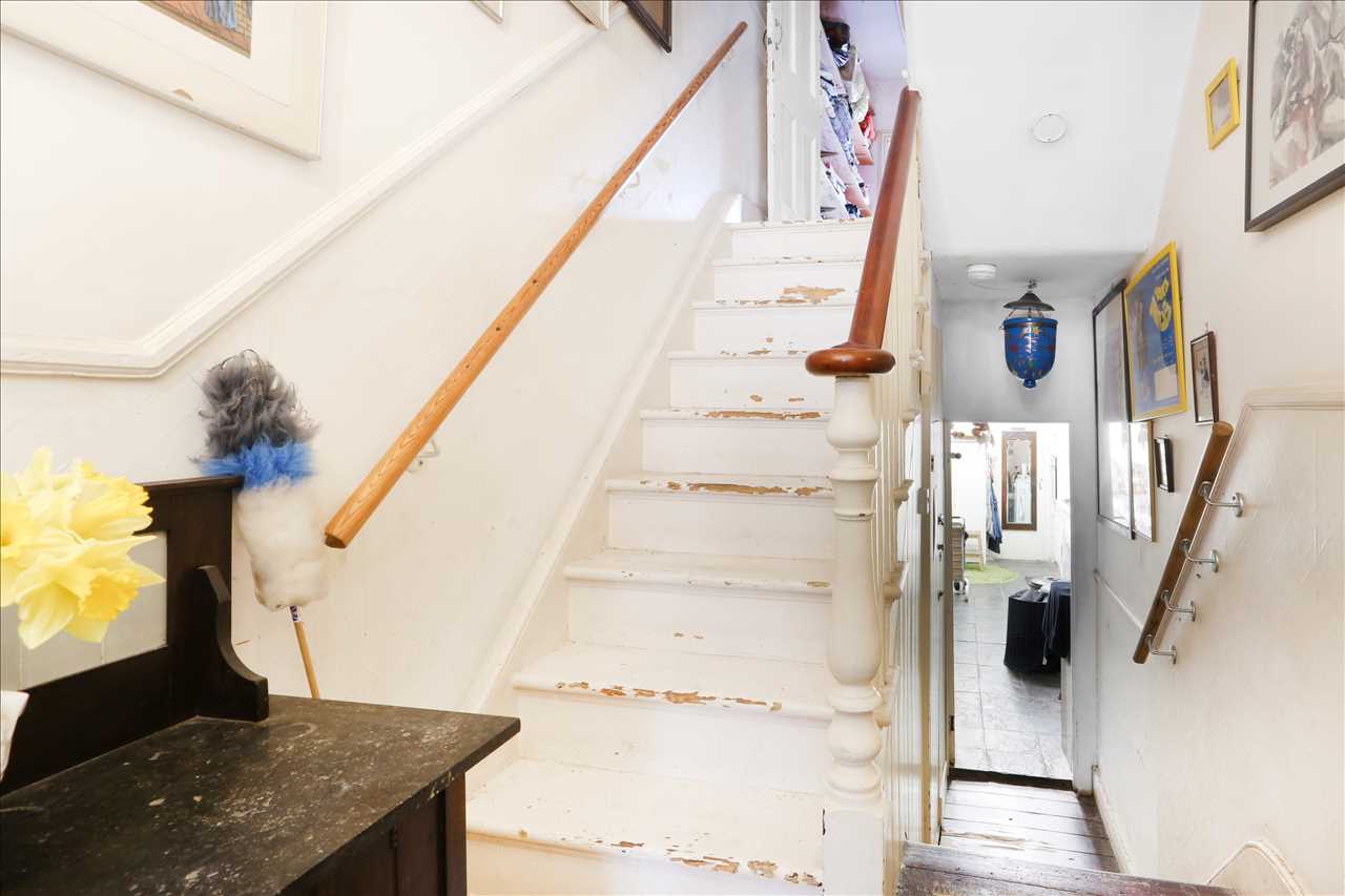 6 bed terraced house for sale in Tremlett Grove  - Property Image 11