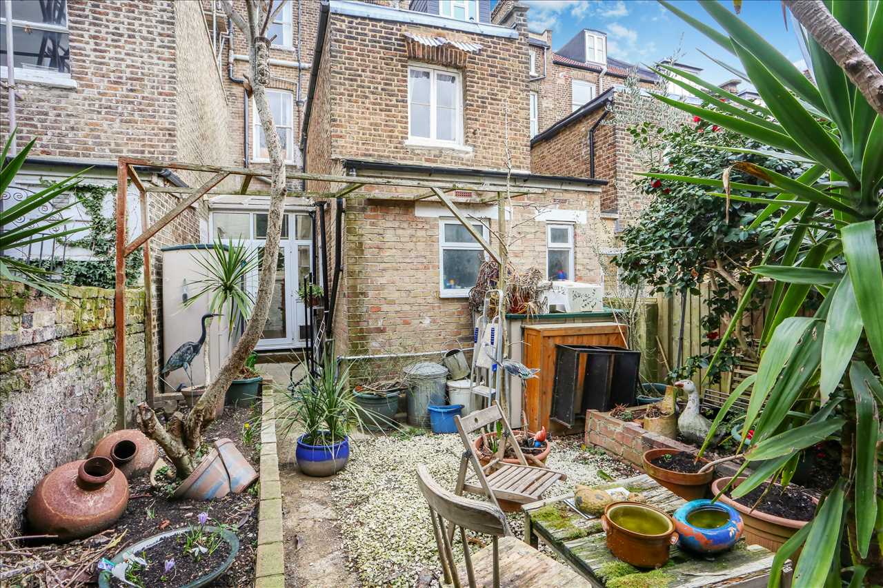 6 bed terraced house for sale in Tremlett Grove 12