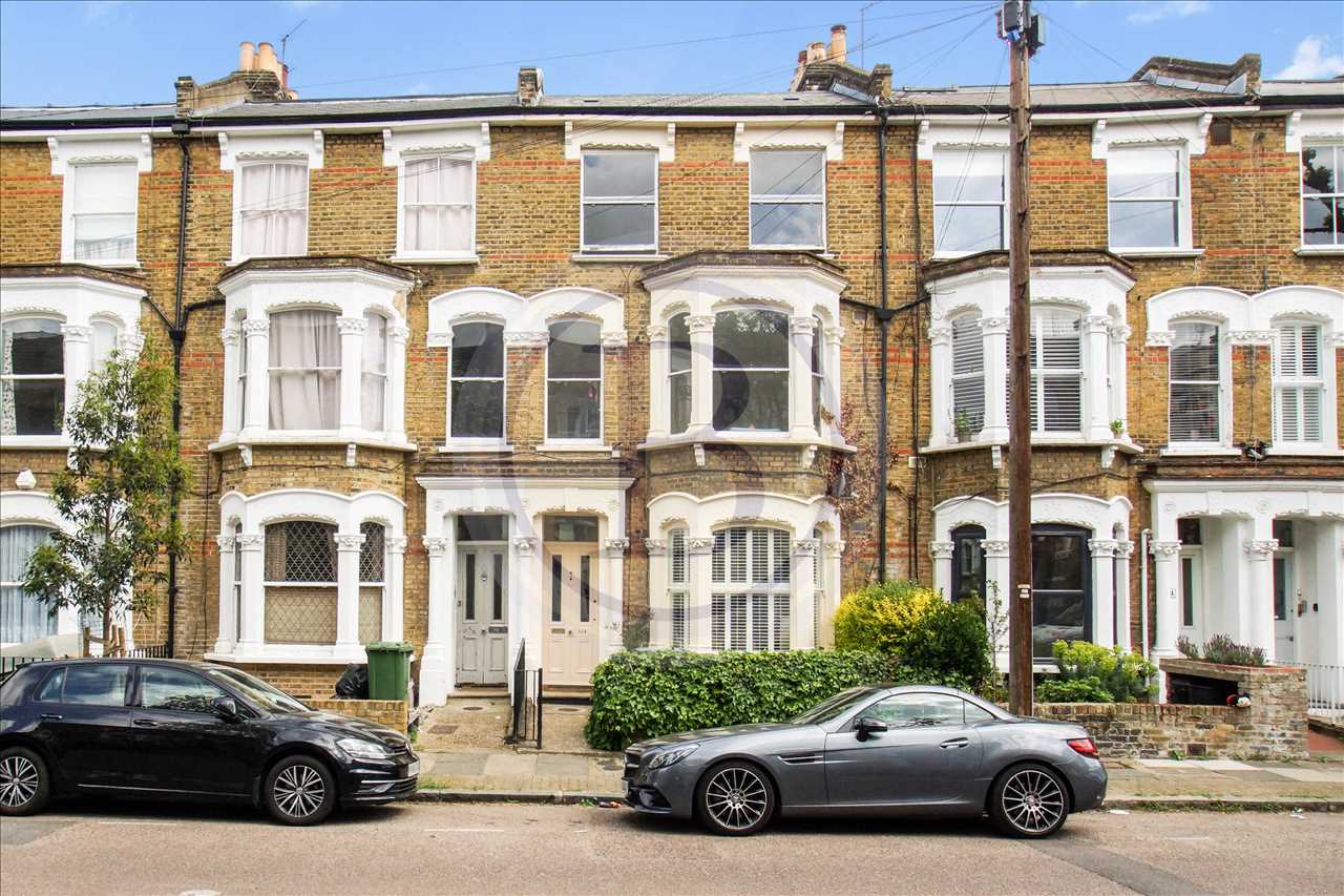 2 bed flat for sale in Bardolph Road  - Property Image 2