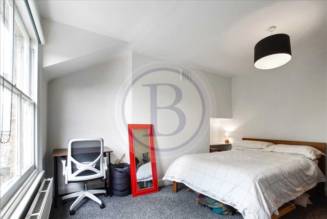2 bed flat for sale in Bardolph Road 11