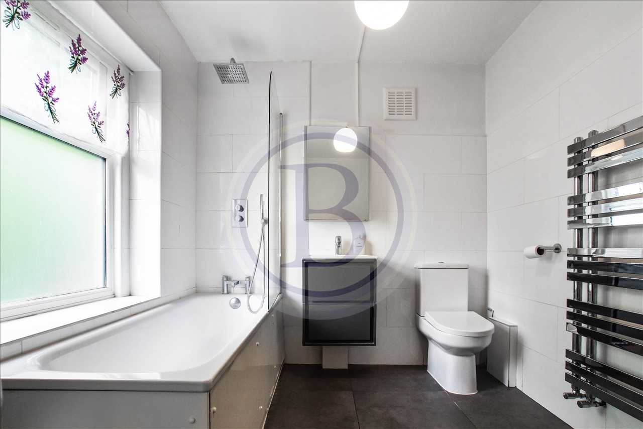 2 bed flat for sale in Bardolph Road 13