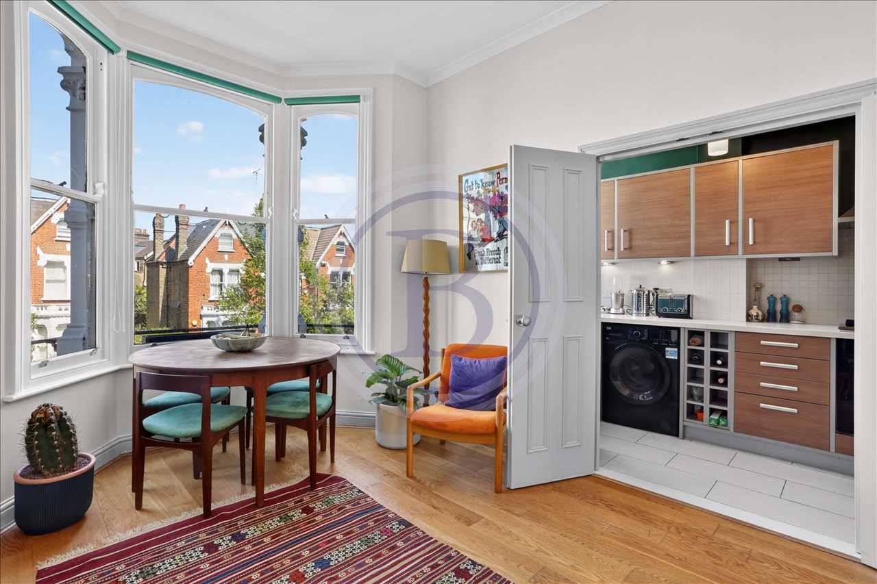 2 bed flat for sale in Mercers Road  - Property Image 3