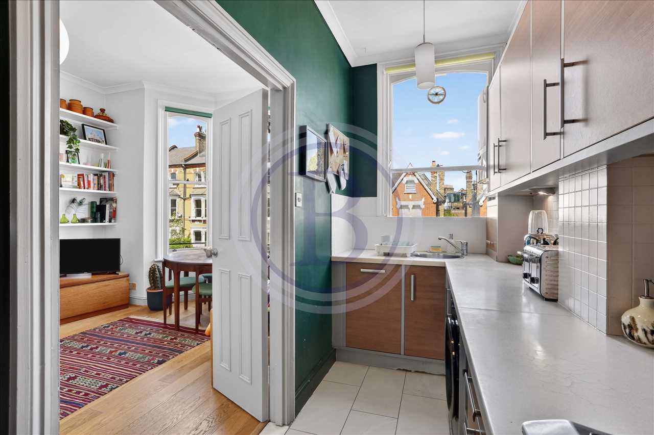 2 bed flat for sale in Mercers Road 11