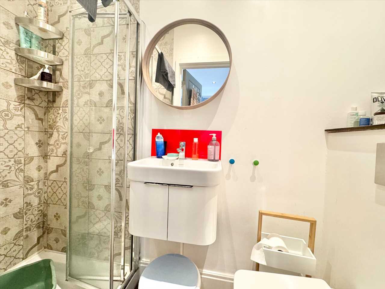 3 bed flat to rent in Southcote Road 10