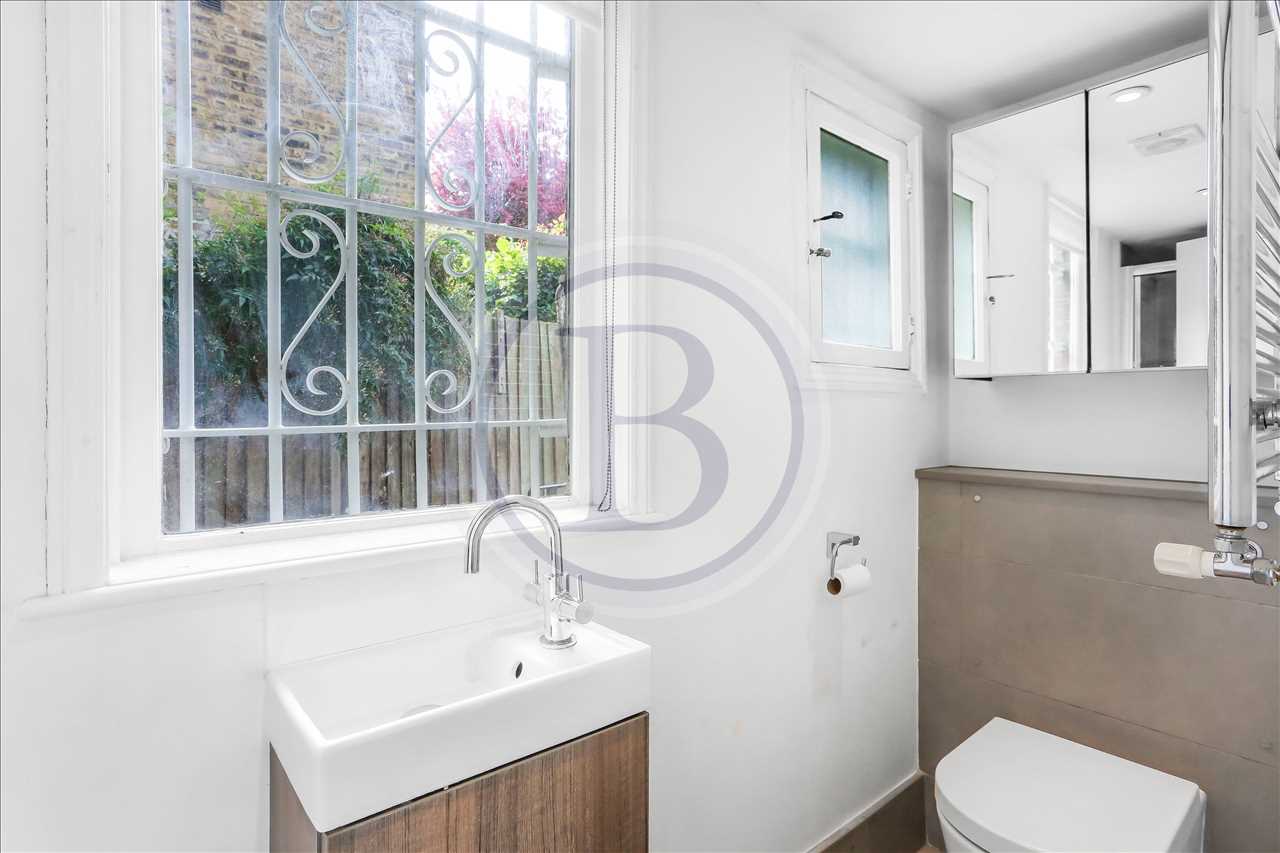 4 bed end of terrace house for sale in Hugo Road 4