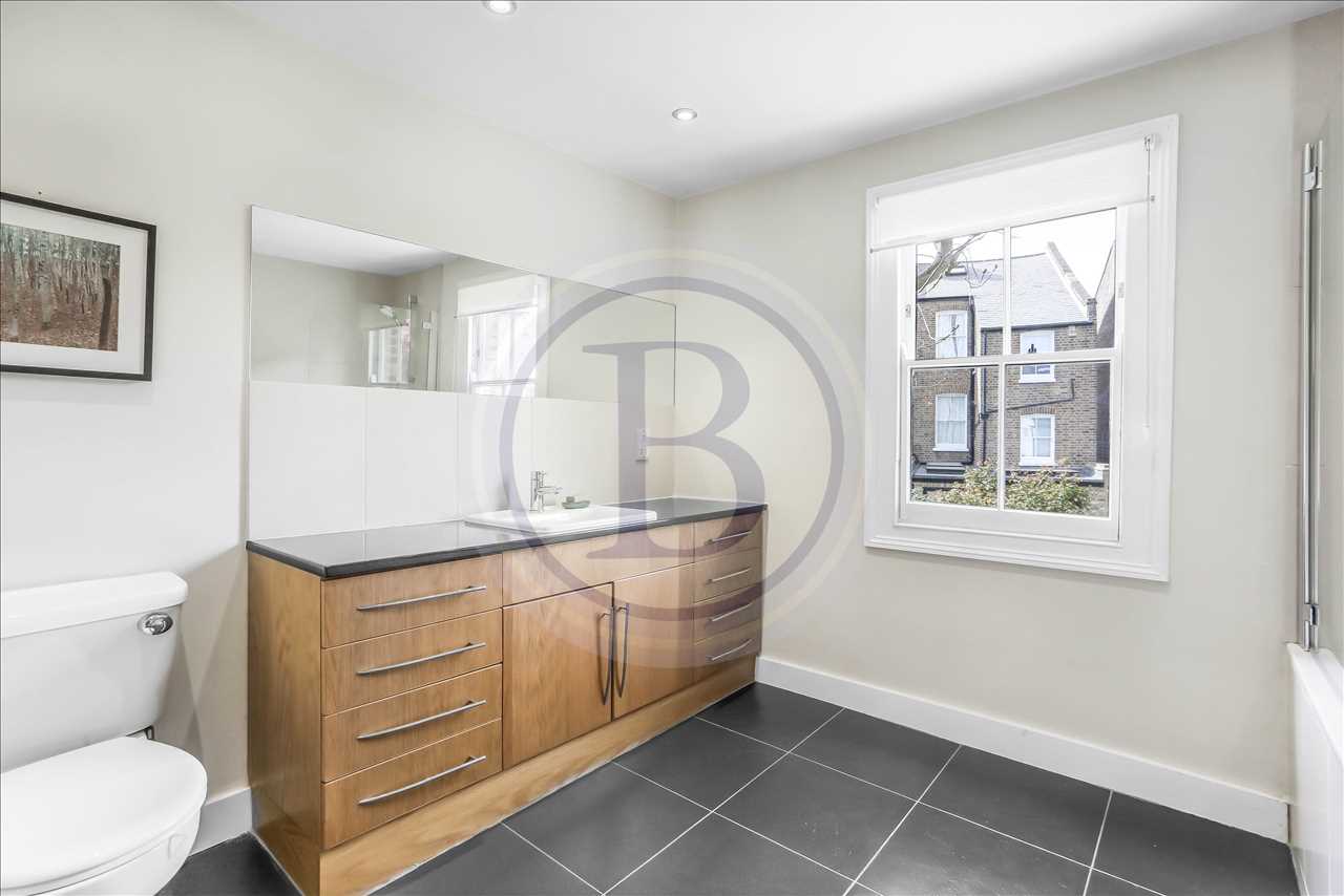 4 bed end of terrace house for sale in Hugo Road 8