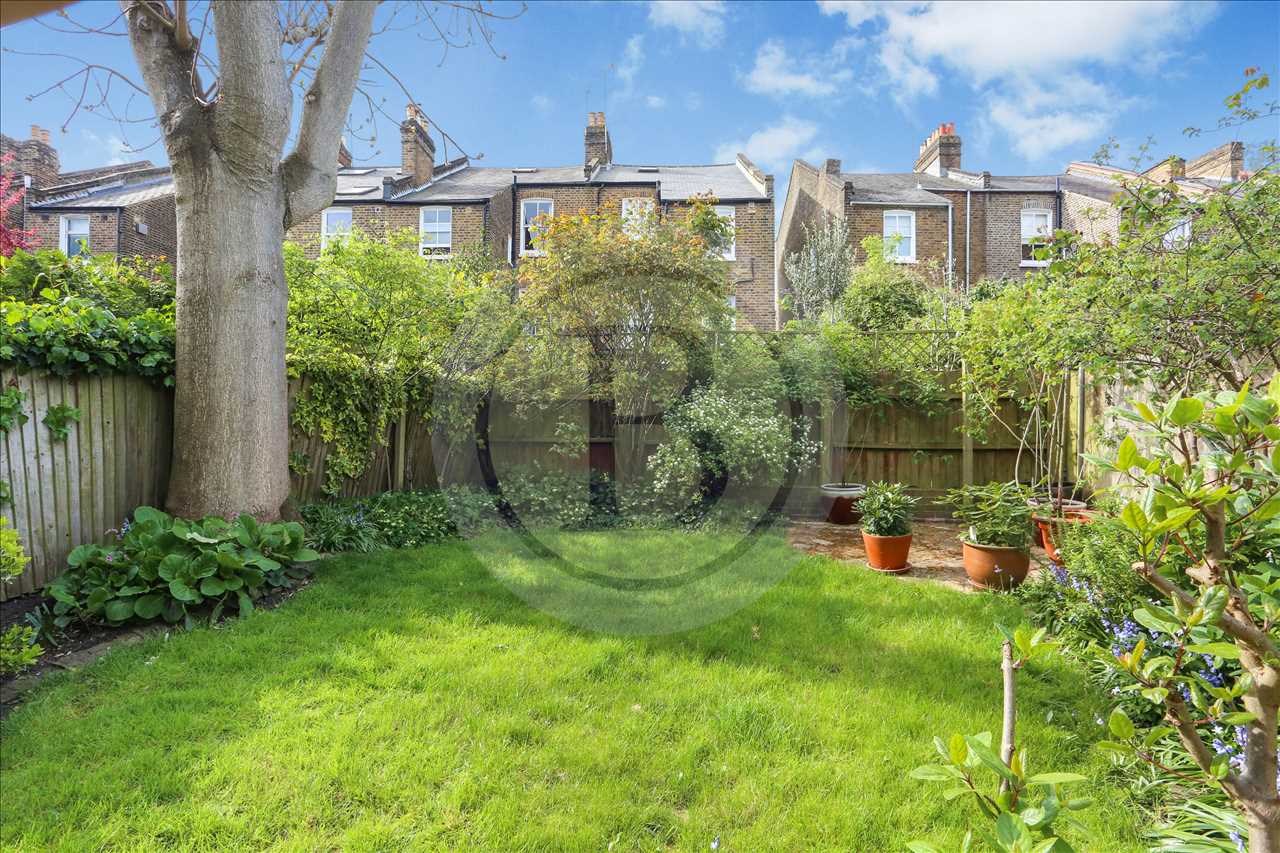 4 bed end of terrace house for sale in Hugo Road  - Property Image 17