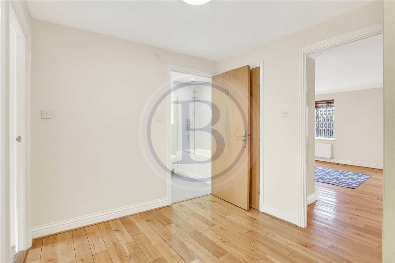 2 bed flat for sale in Sherard Court  - Property Image 7