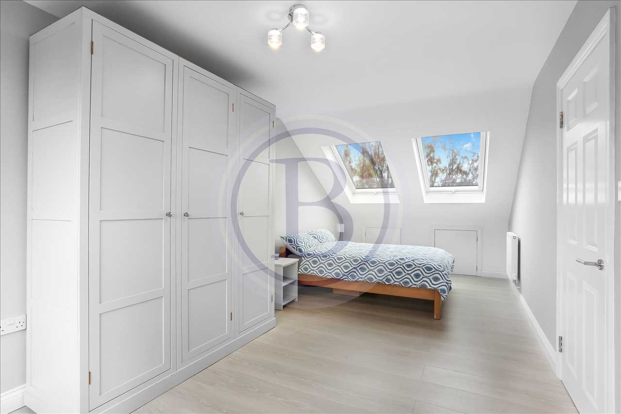 2 bed flat for sale in Tufnell Park Road 1