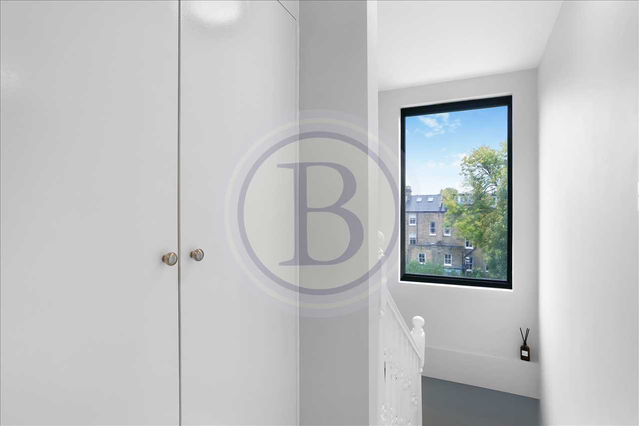 2 bed flat for sale in Tufnell Park Road 14