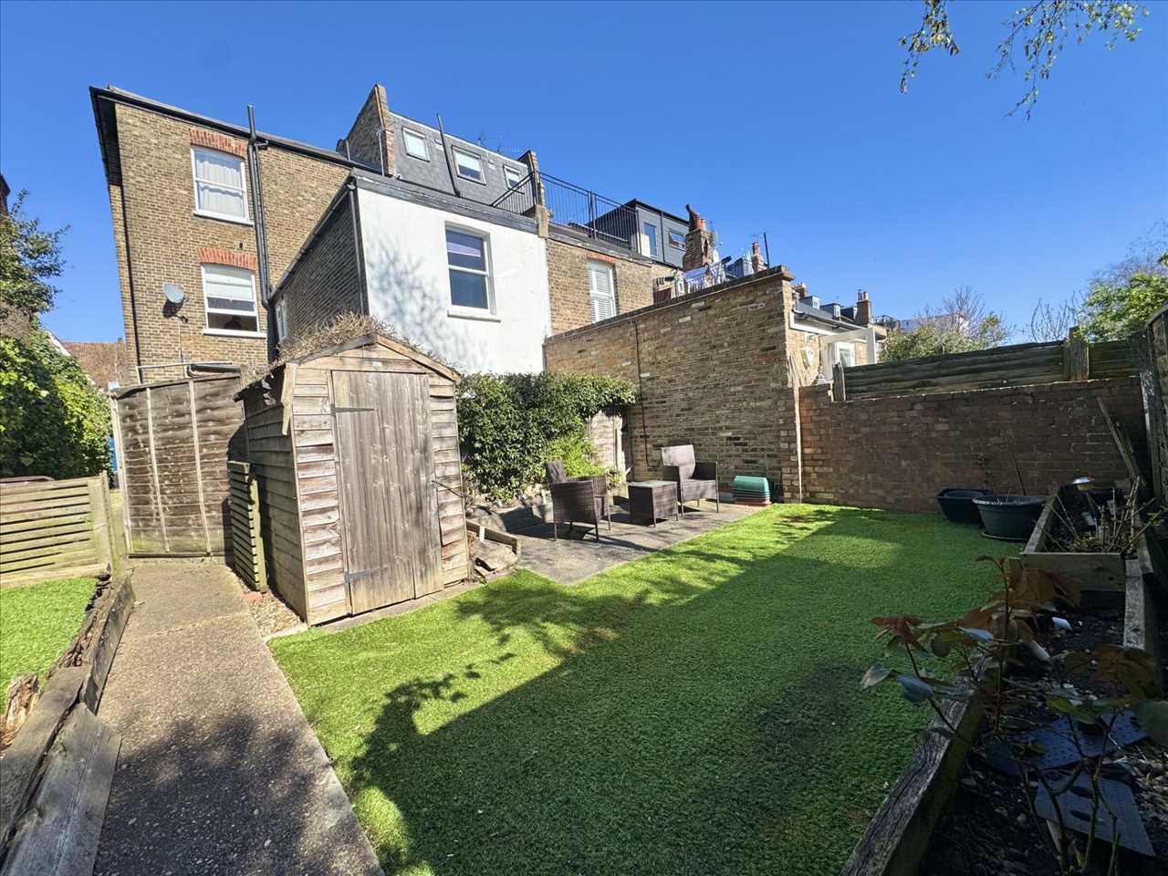 2 bed flat for sale in Yerbury Road 6