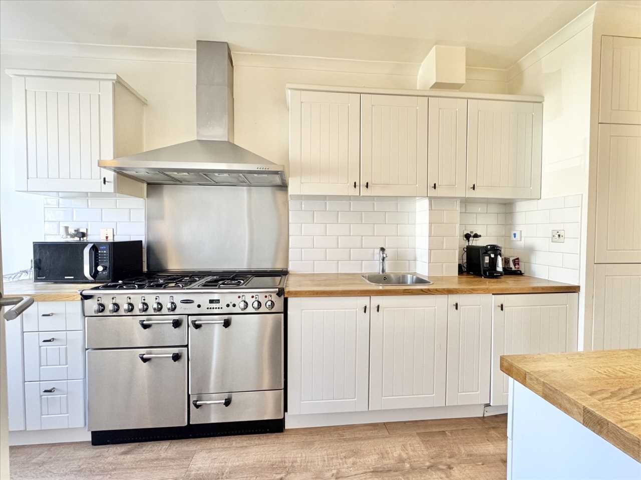 2 bed flat for sale in Yerbury Road 8