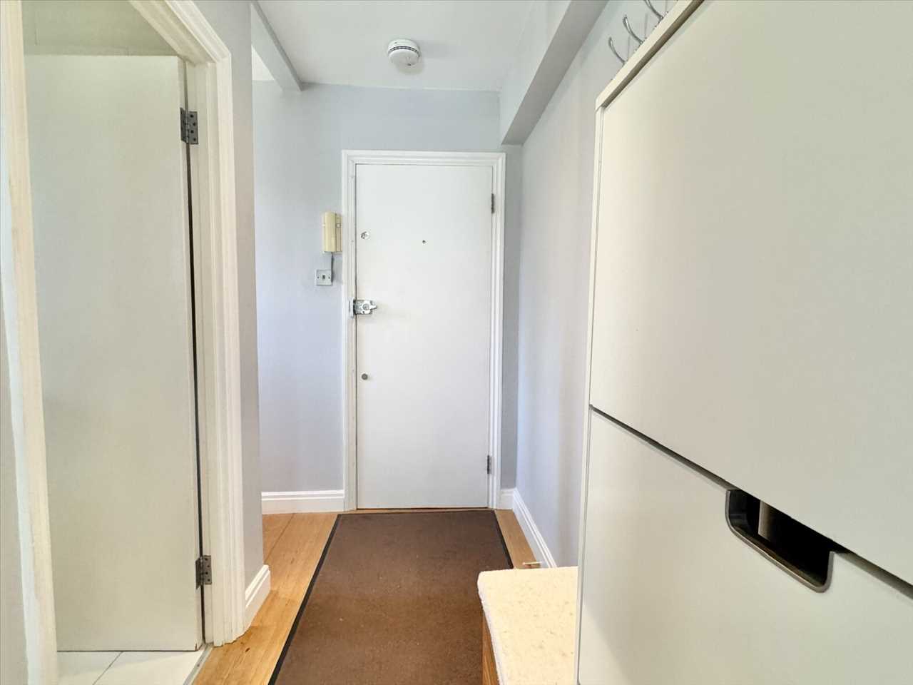 2 bed flat for sale in Yerbury Road 10