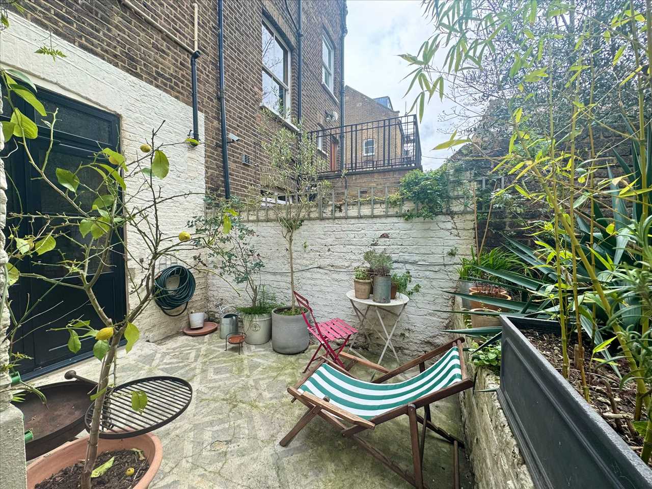 1 bed flat for sale in Montpelier Grove 2
