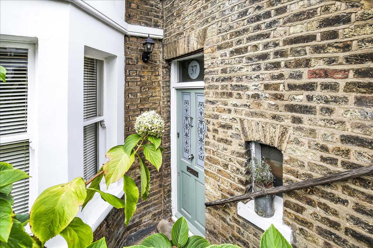 1 bed flat for sale in Montpelier Grove 13