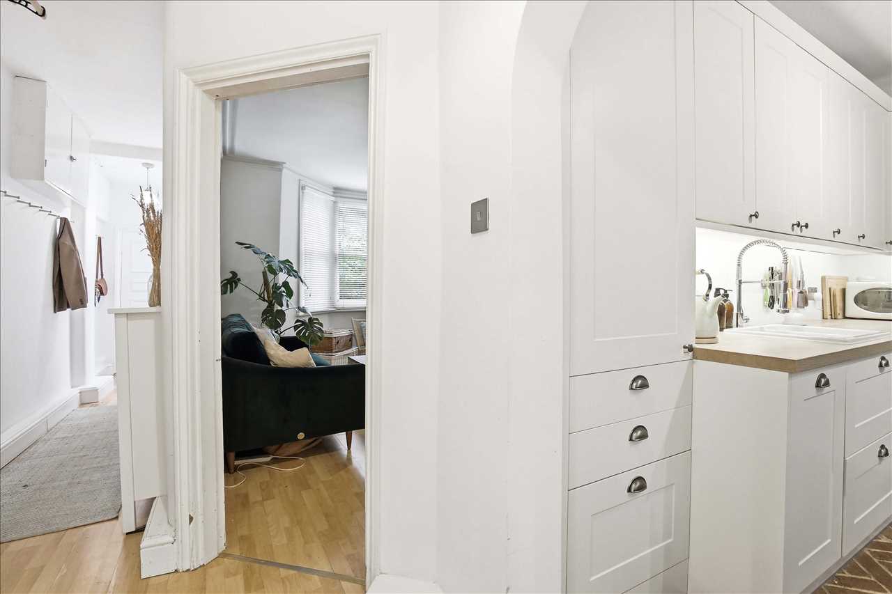 1 bed flat for sale in Montpelier Grove  - Property Image 16