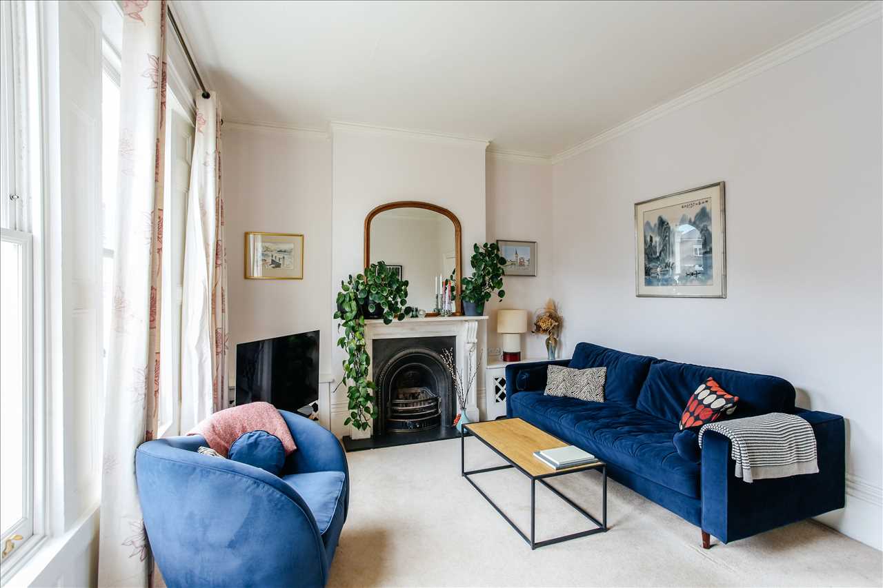 4 bed semi-detached house for sale in Hungerford Road 3