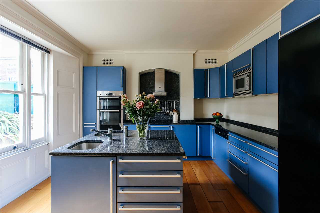 4 bed semi-detached house for sale in Hungerford Road 10