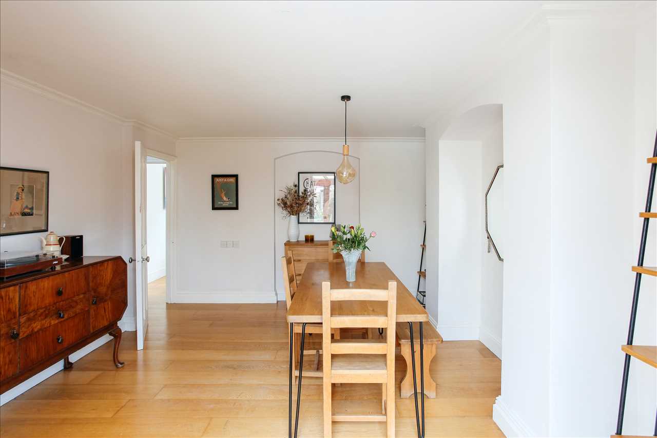 4 bed semi-detached house for sale in Hungerford Road  - Property Image 13