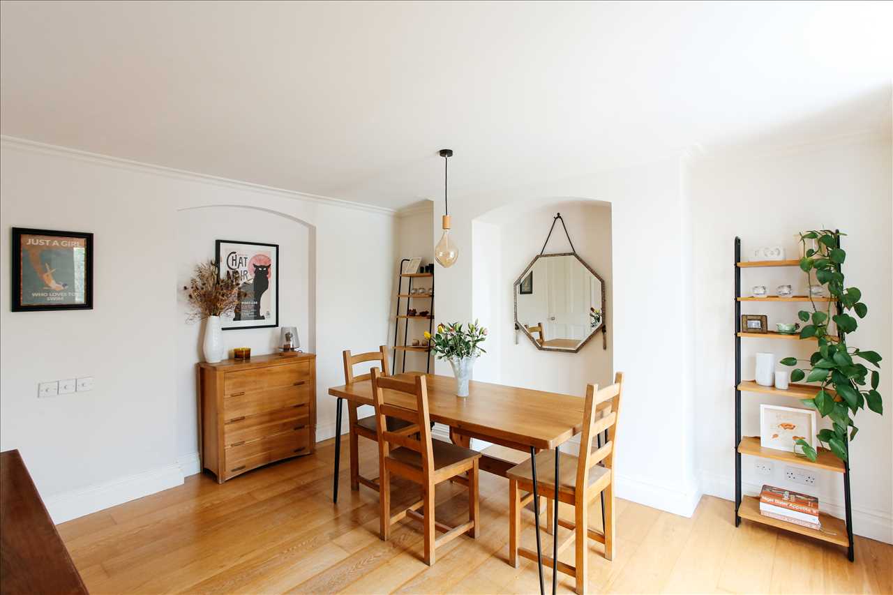 4 bed semi-detached house for sale in Hungerford Road 13