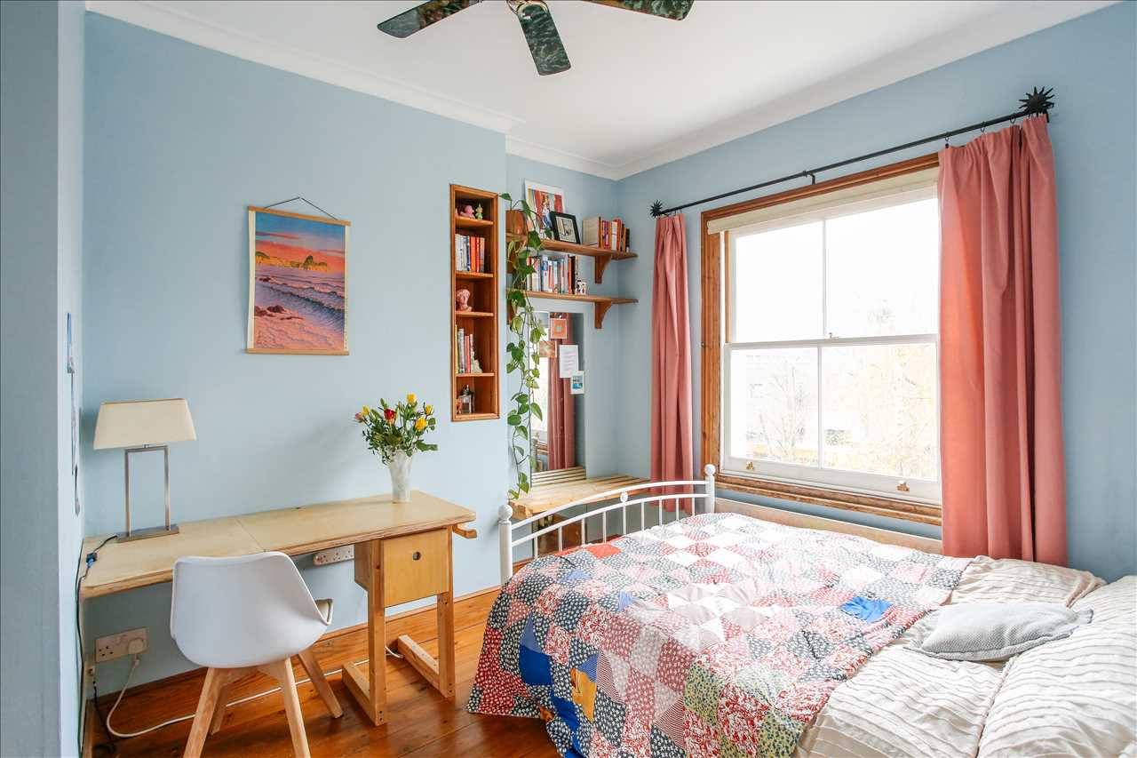 4 bed semi-detached house for sale in Hungerford Road 15