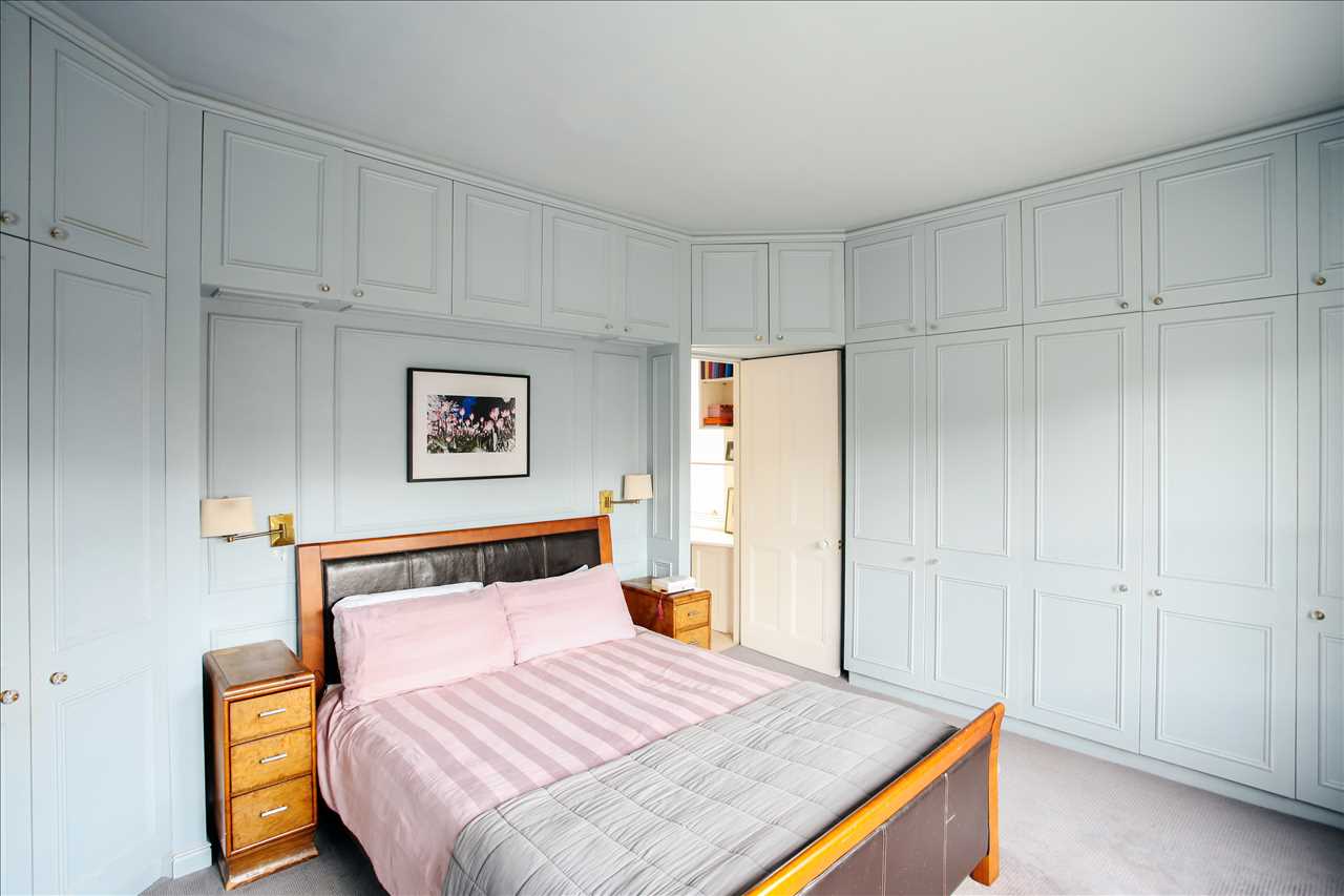 4 bed semi-detached house for sale in Hungerford Road 20