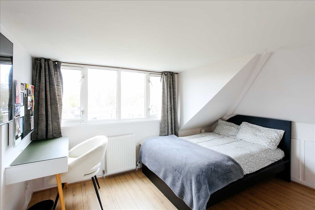 4 bed semi-detached house for sale in Hungerford Road  - Property Image 23