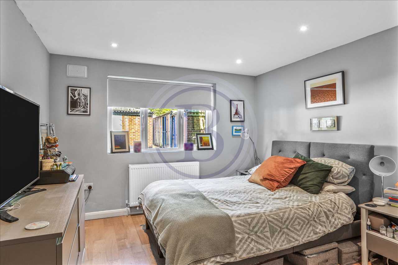 1 bed flat for sale  - Property Image 4