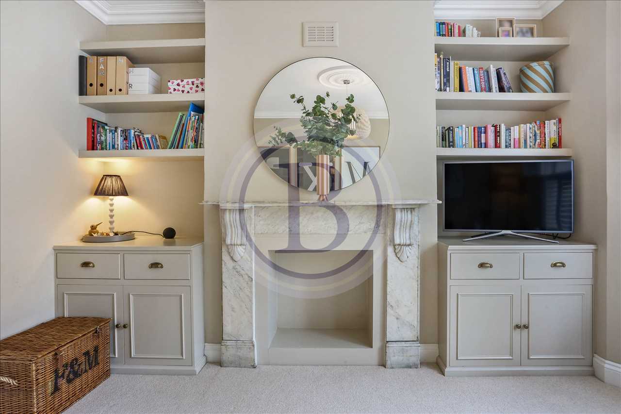 2 bed flat for sale in Highwood Road  - Property Image 5