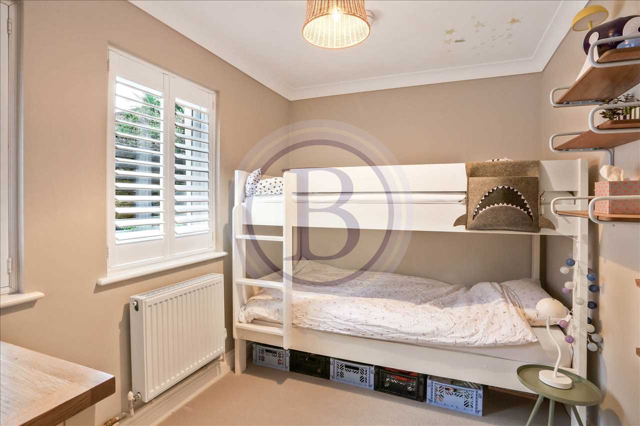 2 bed flat for sale in Highwood Road  - Property Image 9