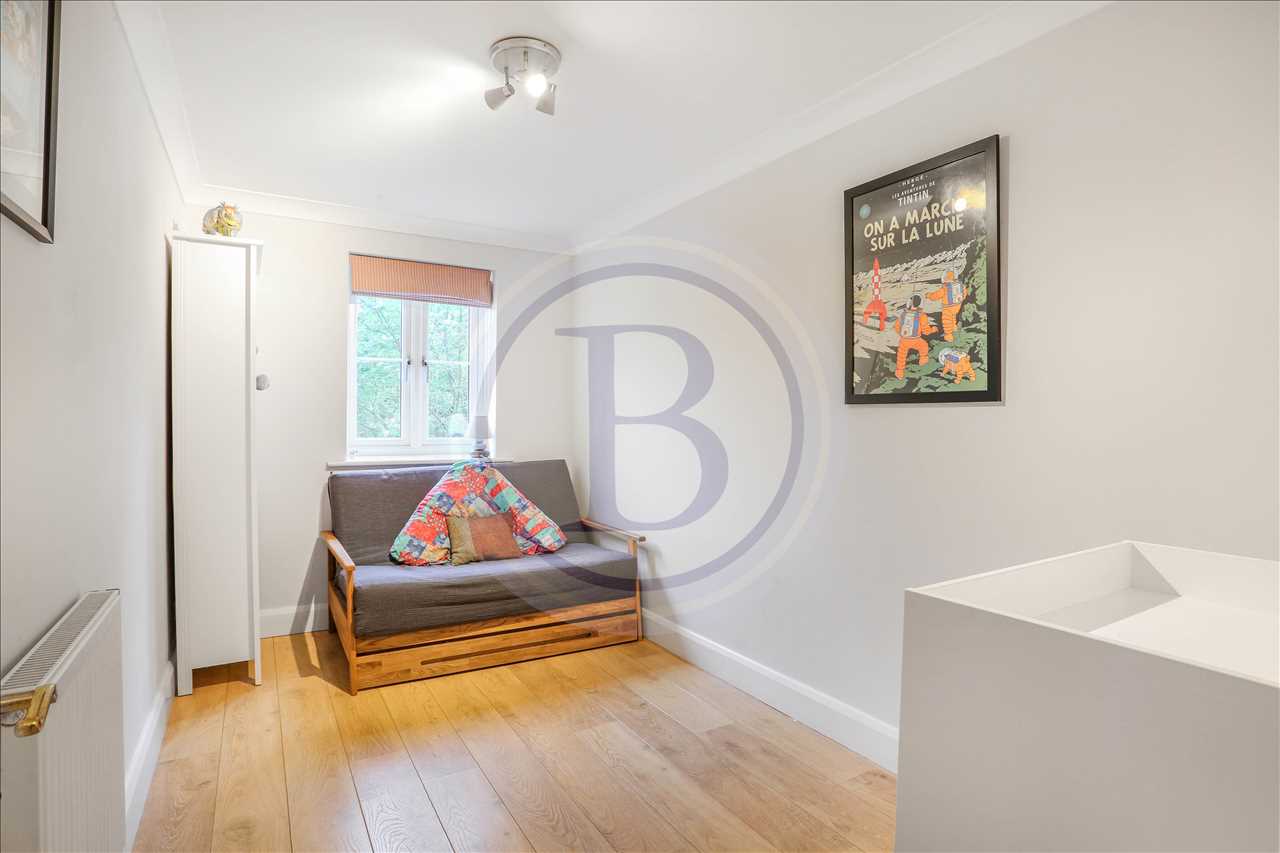 2 bed flat for sale in Goddard Place 8