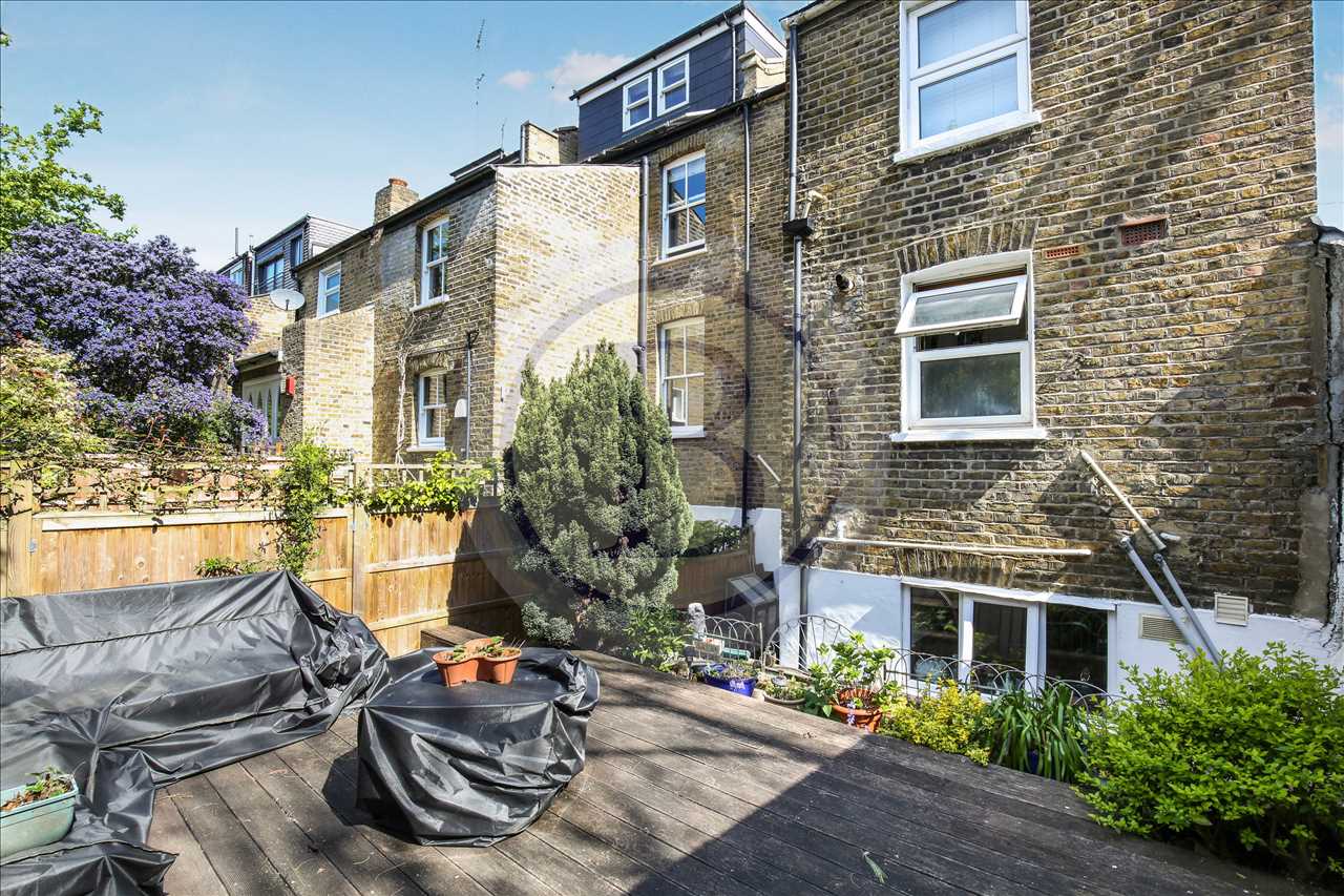 4 bed end of terrace house for sale in Corinne Road 4