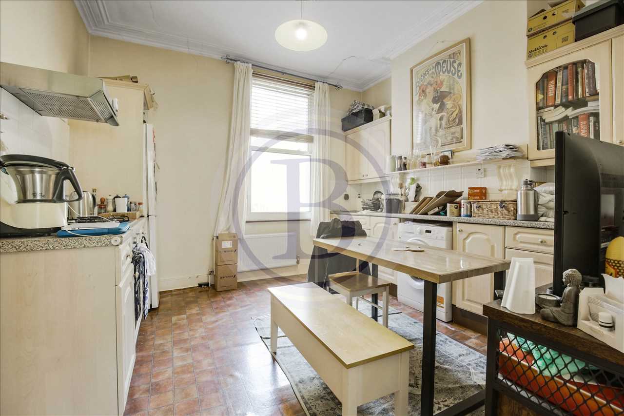 4 bed end of terrace house for sale in Corinne Road  - Property Image 7