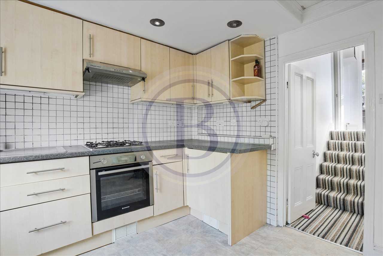 4 bed end of terrace house for sale in Corinne Road 13