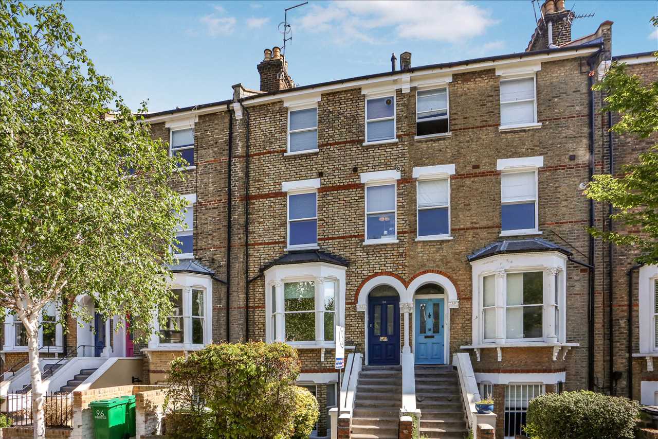 2 bed flat for sale in Huddleston Road 2