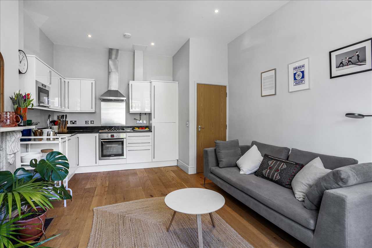 2 bed flat for sale in Huddleston Road 12