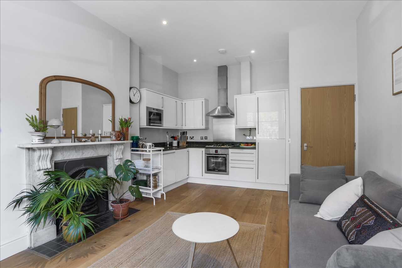 2 bed flat for sale in Huddleston Road 13