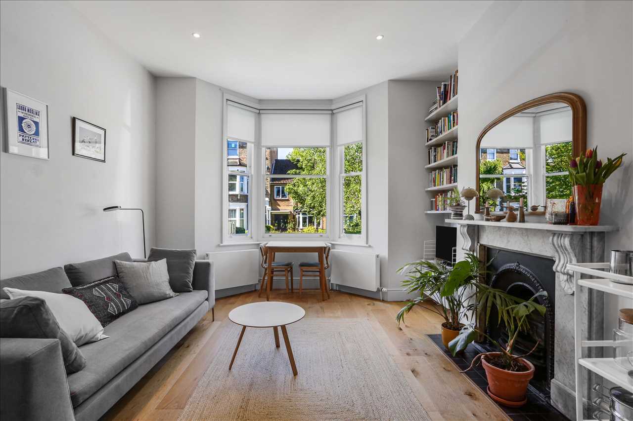 2 bed flat for sale in Huddleston Road 14
