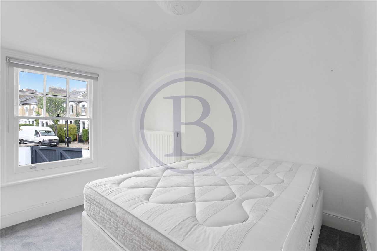 3 bed flat for sale in Tytherton Road  - Property Image 6