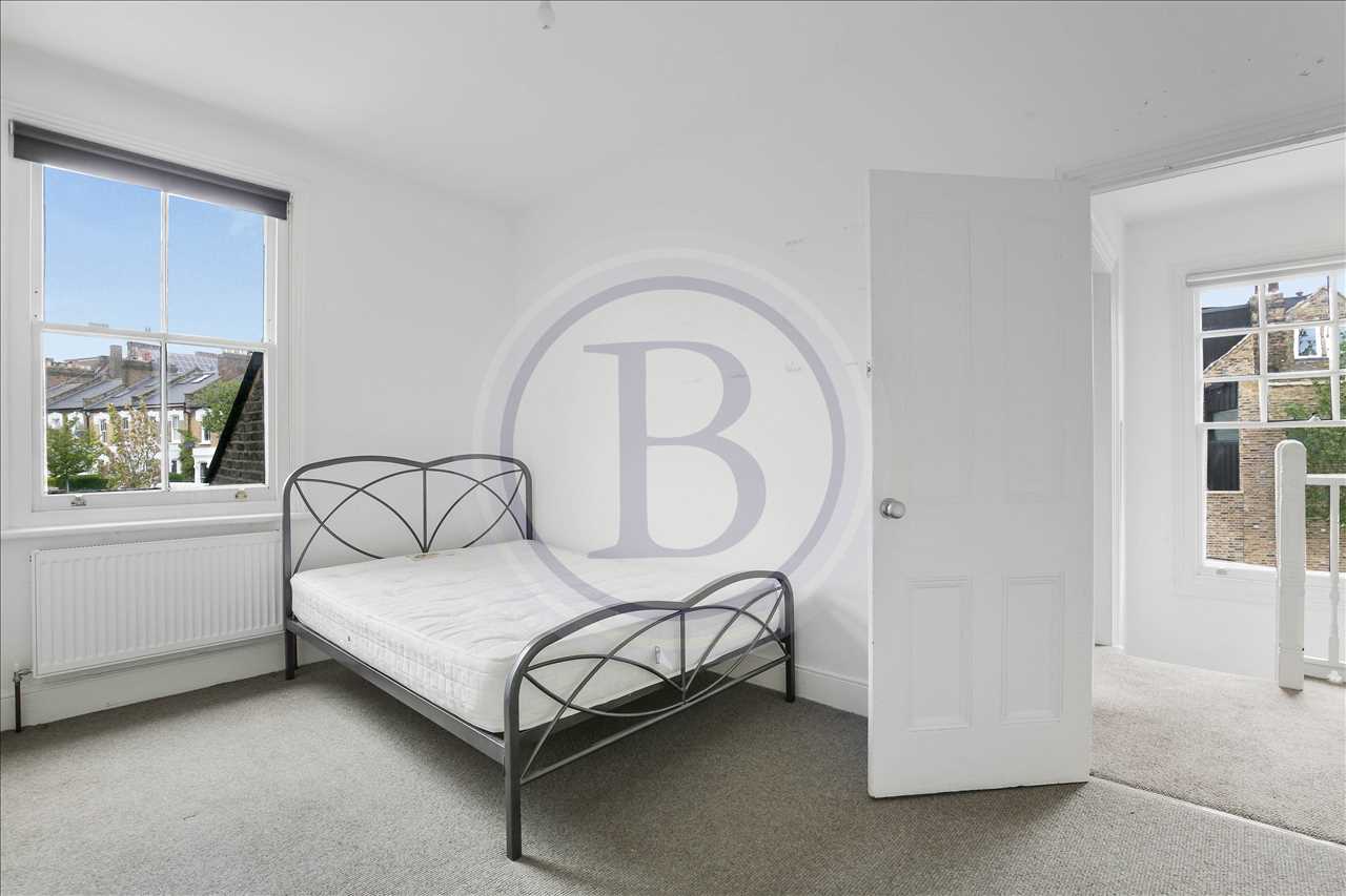 3 bed flat for sale in Tytherton Road 7