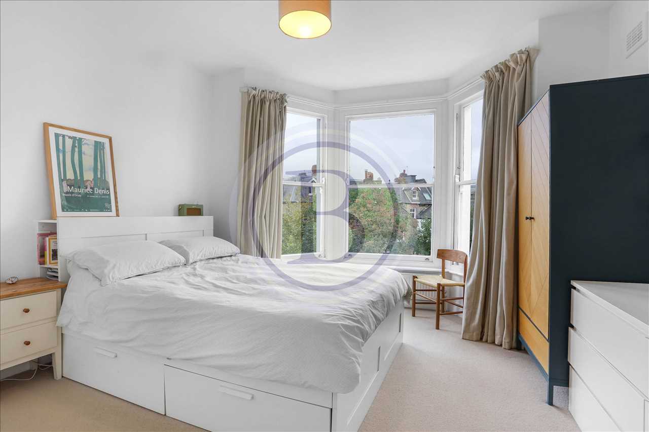 2 bed flat for sale in Yerbury Road  - Property Image 5
